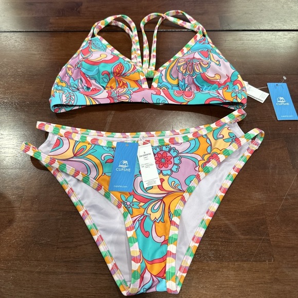 Cupshe Bikini Set NWT Beach Boho Wavey Floral Strappy V Neck Top Lg Bottoms Smal - Picture 1 of 7
